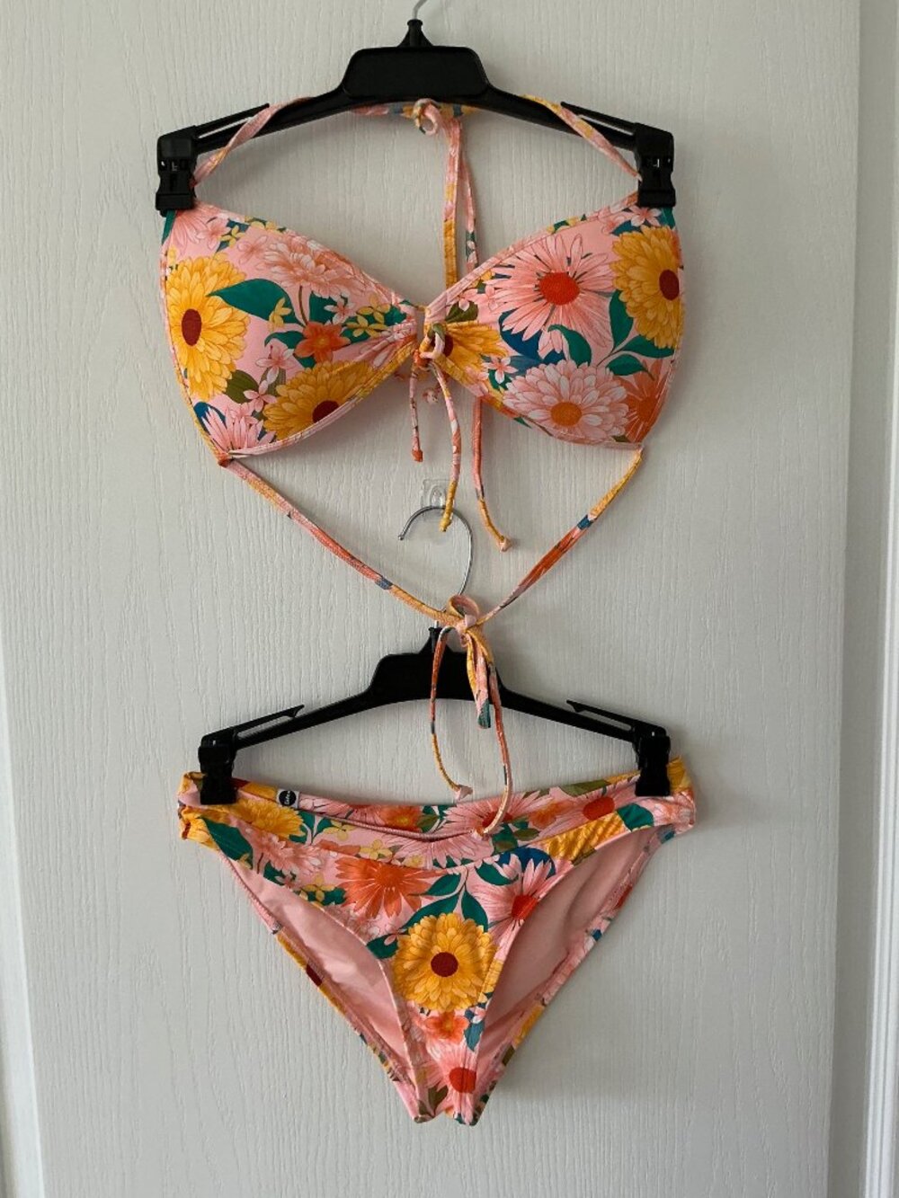 Eidon NWOT Padded Molded Bra Top And "V LOW RIDER" Bottom Two Piece Bikini Set